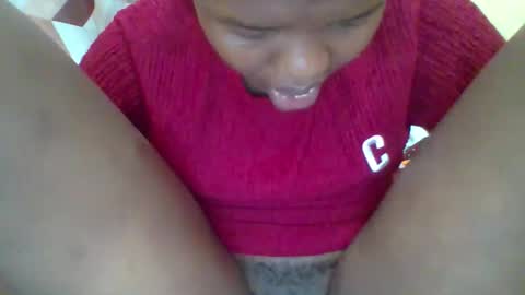 queenleona61 online show from September 16, 2025, 2:40 pm