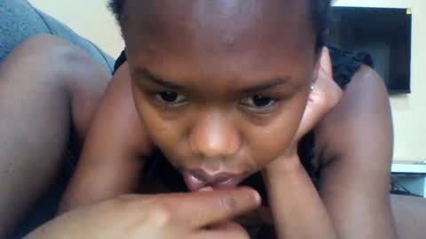 Snapshot of queenleona61 chatting on June 18, 2026, 9:14 am queenleona61 online show from June 18, 2026, 9:14 am