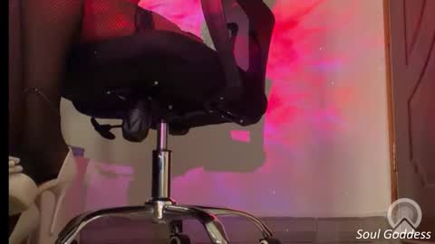 queenmaheliya online show from December 14, 2025, 8:57 pm