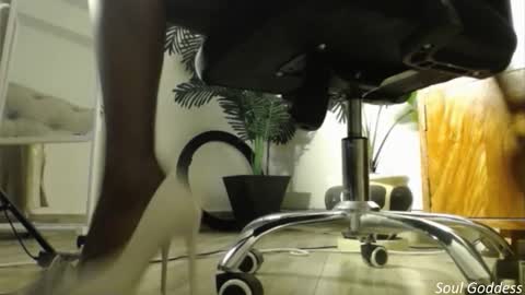 queenmaheliya online show from March 4, 2026, 9:21 pm