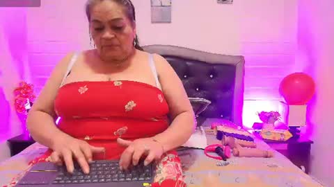 Snapshot of queenmature chatting on July 1, 2026, 7:46 pm VickyBoobss online show from July 1, 2026, 7:46 pm
