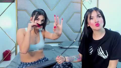 Snapshot of queenn24 chatting on December 20, 2024, 1:33 pm EMILY online show from December 20, 2024, 1:33 pm