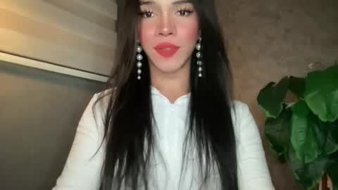 QUEEN online show from March 8, 2026, 7:06 pm