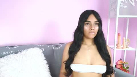 queenofchains online show from October 18, 2025, 12:06 pm