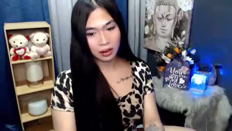 Snapshot of queenofcum169xx chatting on April 27, 2026, 5:33 pm Mikka online show from April 27, 2026, 5:33 pm