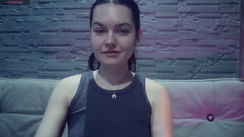 Snapshot of queenofmodels chatting on April 1, 2026, 5:32 pm QueenOfModels online show from April 1, 2026, 5:32 pm