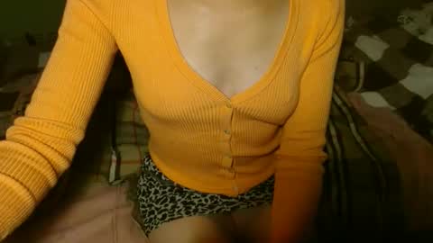 queenoftenderness online show from October 3, 2025, 8:17 pm