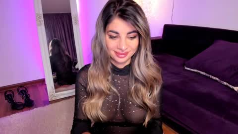 Queennofyuredreams online show from May 17, 2026, 9:55 pm