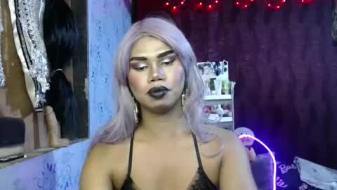 queenpinayebony_xx online show from March 29, 2026, 11:21 am