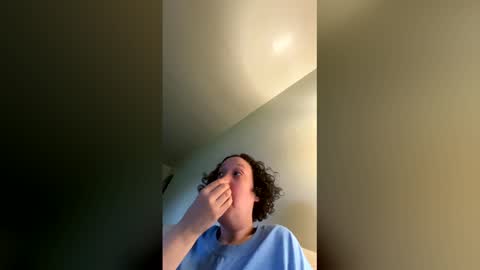 queenreese262370 online show from May 5, 2026, 9:56 pm