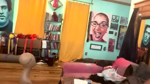 Snapshot of queensquirtntwerk chatting on February 18, 2026, 6:15 pm Queen Hilarity online show from February 18, 2026, 6:15 pm