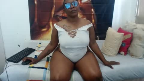 Snapshot of queenteex6993 chatting on June 30, 2026, 9:32 am queenteex6993 online show from June 30, 2026, 9:32 am