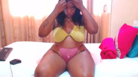 queenteex6999 online show from November 25, 2025, 9:09 am