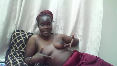 Snapshot of queenvivy chatting on May 13, 2026, 6:33 am VIVIAN online show from May 13, 2026, 6:33 am