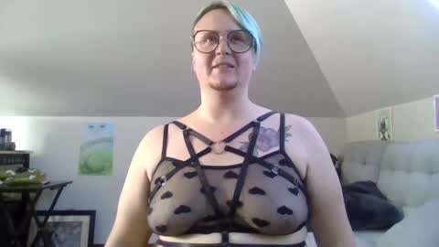 queerlyjaz online show from September 18, 2025, 11:40 pm