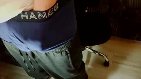 DaddyDreams online show from April 8, 2026, 2:33 am