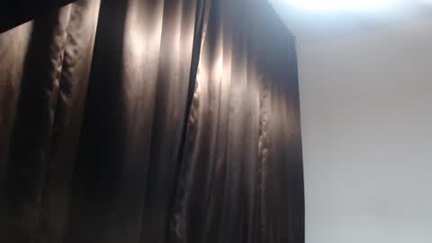 oilypanda online show from February 12, 2025, 10:15 pm