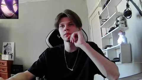 Snapshot of quiet_sh chatting on February 28, 2026, 9:32 am quiet_sh online show from February 28, 2026, 9:32 am