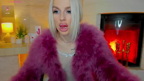 Snapshot of quietbestia chatting on January 19, 2025, 10:17 pm quietbestia online show from January 19, 2025, 10:17 pm