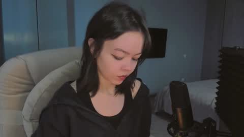 Snapshot of quietluxury chatting on February 17, 2026, 10:23 am quietluxury online show from February 17, 2026, 10:23 am