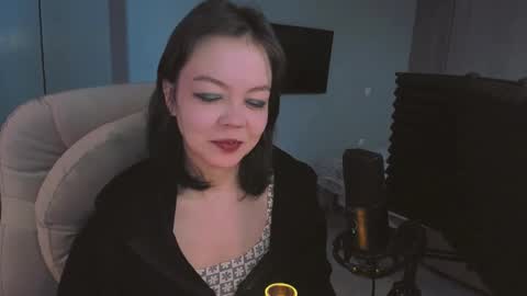 Snapshot of quietluxury chatting on February 21, 2026, 10:49 am quietluxury online show from February 21, 2026, 10:49 am