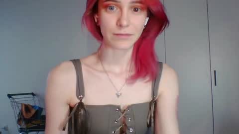 Snapshot of quyenpollio chatting on June 17, 2026, 3:13 pm Lana Pollio online show from June 17, 2026, 3:13 pm