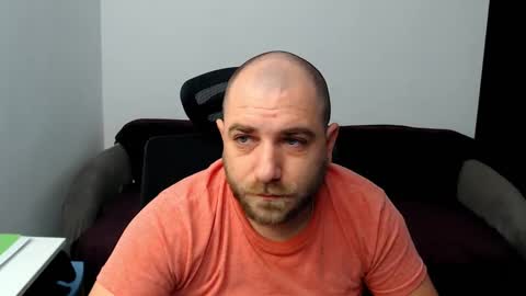 R0bila online show from October 6, 2025, 9:40 am