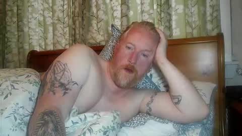 Snapshot of r_o_h_a_n chatting on October 3, 2025, 12:24 pm r_o_h_a_n online show from October 3, 2025, 12:24 pm