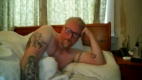 Snapshot of r_o_h_a_n_r_o_o_m chatting on April 16, 2026, 12:06 pm r_o_h_a_n_r_o_o_m online show from April 16, 2026, 12:06 pm