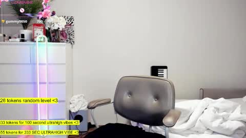 - online show from September 19, 2025, 4:58 am