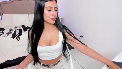 RACHEL ES online show from April 14, 2026, 7:25 am