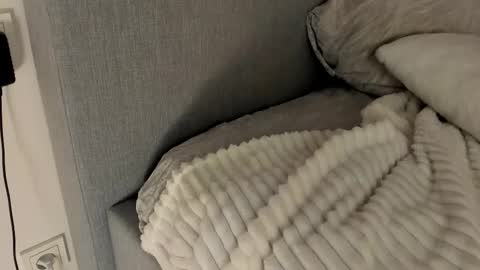 Sherryl online show from December 19, 2025, 9:11 pm