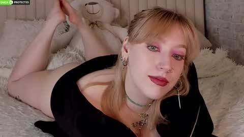 Ray  online show from November 8, 2025, 3:18 am