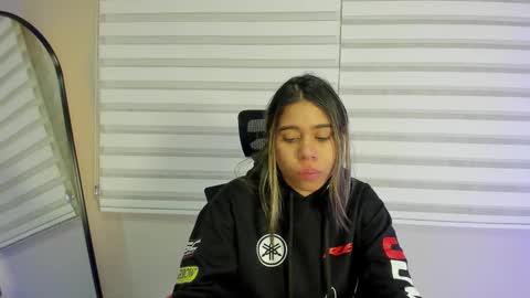 Rachell online show from November 15, 2025, 4:21 am