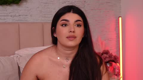 RachelSwaan online show from December 6, 2024, 1:22 pm