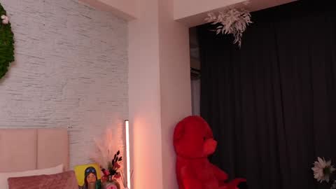 RachelSwaan online show from January 22, 2025, 6:10 am