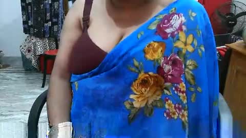 Snapshot of radharani143 chatting on November 22, 2025, 9:47 pm Radharani online show from November 22, 2025, 9:47 pm