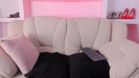 Radiant Naomi online show from November 12, 2025, 11:32 am