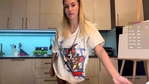 Mila online show from March 2, 2026, 4:14 pm