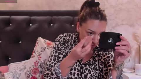 raelledarkstar online show from March 31, 2026, 9:10 am