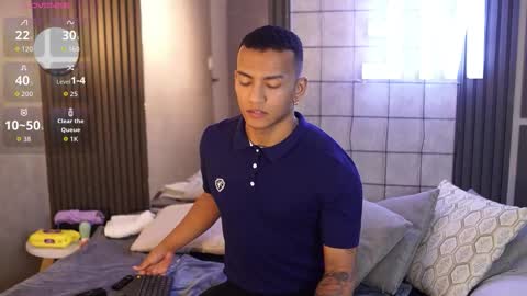 rafa_cruz online show from November 14, 2025, 12:48 pm