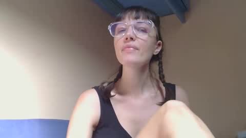 Rafaella online show from April 23, 2026, 1:46 pm