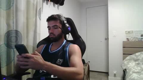 can you tell me something online show from October 6, 2025, 3:59 am