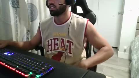 can you tell me something online show from November 8, 2025, 6:57 am