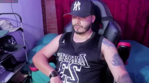 ragnar_lothbrok77 online show from March 4, 2025, 5:11 am