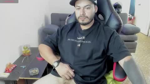 ragnar_lothbrok77 online show from April 2, 2026, 7:44 pm