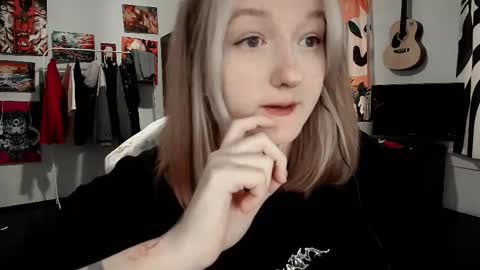 Snapshot of raiingurl chatting on September 30, 2025, 8:41 am Kate online show from September 30, 2025, 8:41 am