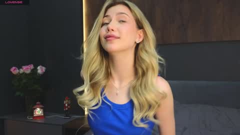 Snapshot of rainauge chatting on December 11, 2024, 7:46 pm Lisa online show from December 11, 2024, 7:46 pm