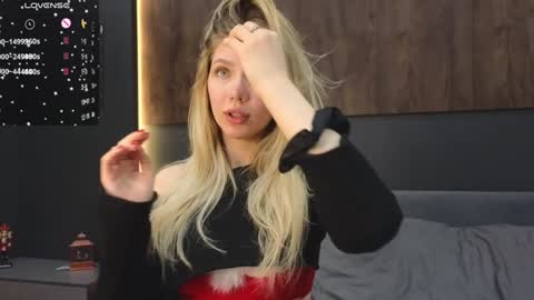 Snapshot of rainauge chatting on December 29, 2024, 8:15 pm Lisa online show from December 29, 2024, 8:15 pm