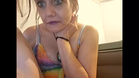 Snapshot of rainbowbrooke79 chatting on November 18, 2025, 6:29 am rainbowbrooke79 online show from November 18, 2025, 6:29 am